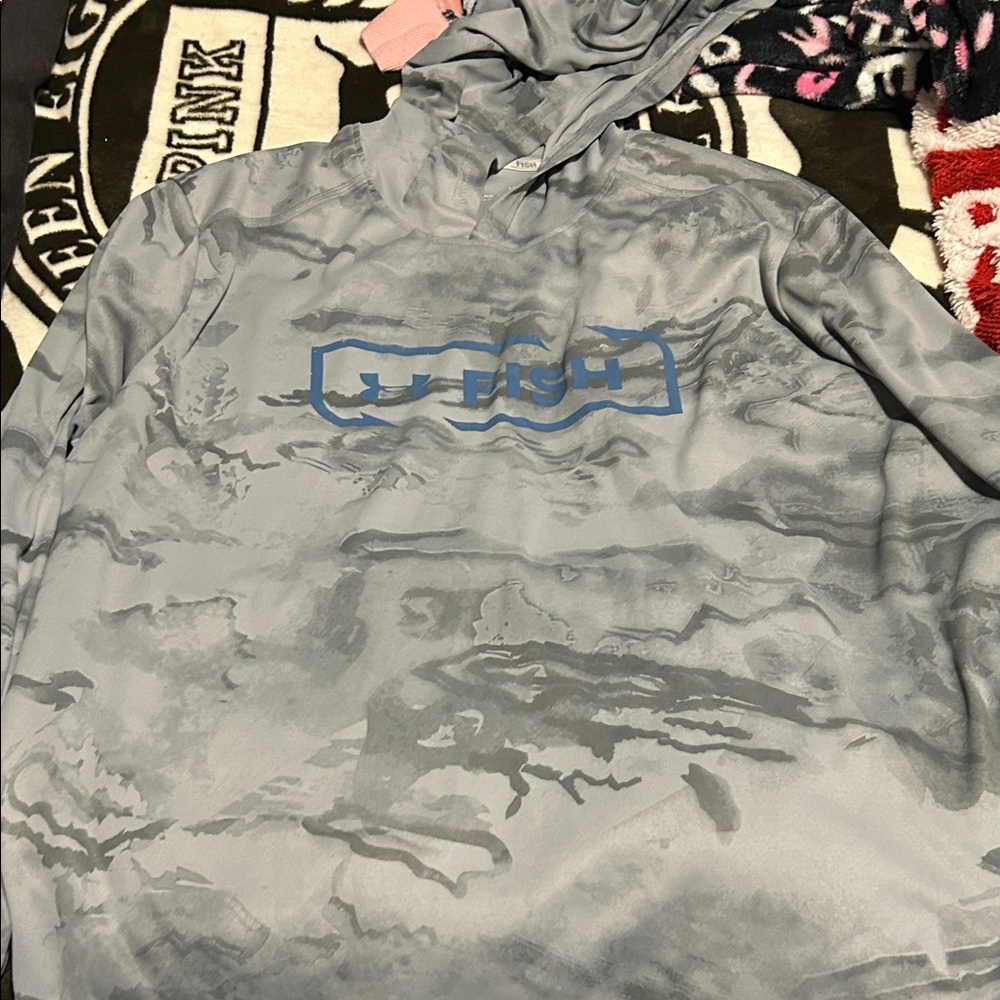 NWOT men’s under armour shirt
